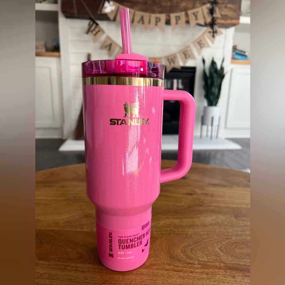 Stanley x Wicked 40 oz Stainless Steel H2.0 Flowstate Quencher Tumbler - Glinda